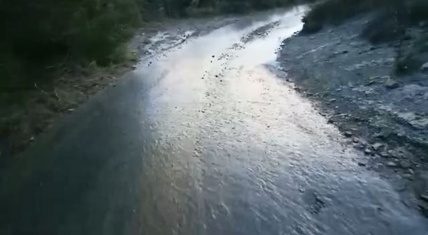 Emergenza idrica, a Imperia l’acquedotto è un colabrodo: da giorni tubo rotto in Regione Panegai (video) Emergenza idrica, a Imperia l’acquedotto è un colabrodo: da giorni tubo rotto in Regione Panegai (video)