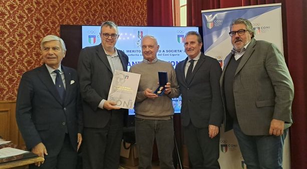 Rari Nantes Savona, è pioggia di stelle del Coni. Oro al club, argento per Giuseppe Gervasio e Laura Sicco Rari Nantes Savona, è pioggia di stelle del Coni. Oro al club, argento per Giuseppe Gervasio e Laura Sicco