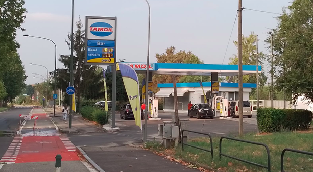 Carburanti alle stelle, i benzinai: "Noi nel mirino, ma non siamo speculatori". E scrivono ai Parlamentari contro la stangata Carburanti alle stelle, i benzinai: "Noi nel mirino, ma non siamo speculatori". E scrivono ai Parlamentari contro la stangata