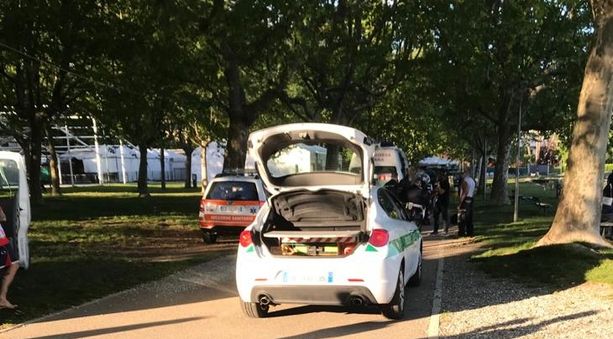 Incidente al Lido di Gavirate: sedicenne in bici urta una corda e cade, è grave Incidente al Lido di Gavirate: sedicenne in bici urta una corda e cade, è grave