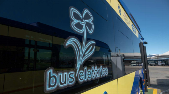 Industriali punzecchiano il Comune: "Perché a Torino usiamo bus cinesi?". Cirio su Stellantis: "C'è preoccupazione" Industriali punzecchiano il Comune: "Perché a Torino usiamo bus cinesi?". Cirio su Stellantis: "C'è preoccupazione"