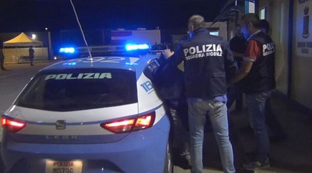 Traffico di cocaina ad Asti: blitz all'alba della Squadra Mobile Traffico di cocaina ad Asti: blitz all'alba della Squadra Mobile