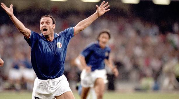 Addio a Totò Schillaci: fece sognare l'Italia con le Notti Magiche del 1990 Addio a Totò Schillaci: fece sognare l'Italia con le Notti Magiche del 1990