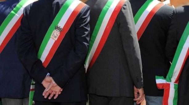 La "solitudine" dei candidati sindaci senza avversari ma con l'incubo del quorum e del commissariamento