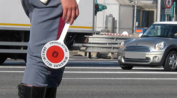 Un 23enne di San Raffaele arrestato dalla Polizia Stradale per guida in stato di ebbrezza