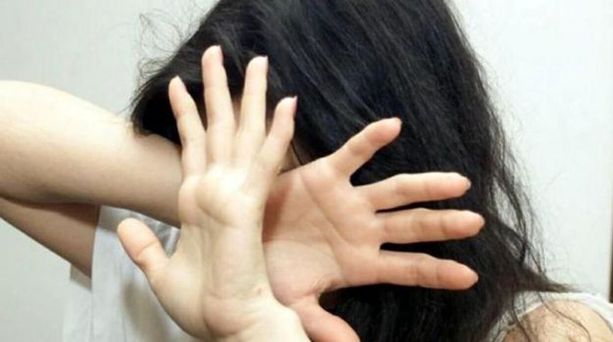 Picchiata e umiliata dal compagno violento: i carabinieri di Tradate mettono fine all'incubo di una donna Picchiata e umiliata dal compagno violento: i carabinieri di Tradate mettono fine all'incubo di una donna