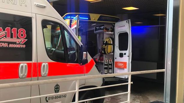 Incidente nella notte in centro a Varese: coinvolti tre giovani