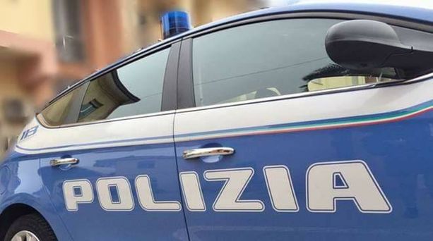 Controlli della polizia nei negozi etnici di Varese. In tre su quattro riscontrate irregolarità: multe per 3.500 euro Controlli della polizia nei negozi etnici di Varese. In tre su quattro riscontrate irregolarità: multe per 3.500 euro