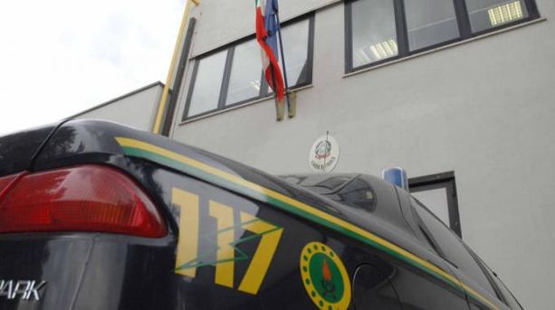 Arresti e sequestri dalla Guardia di finanza per fatture false e riciclaggio