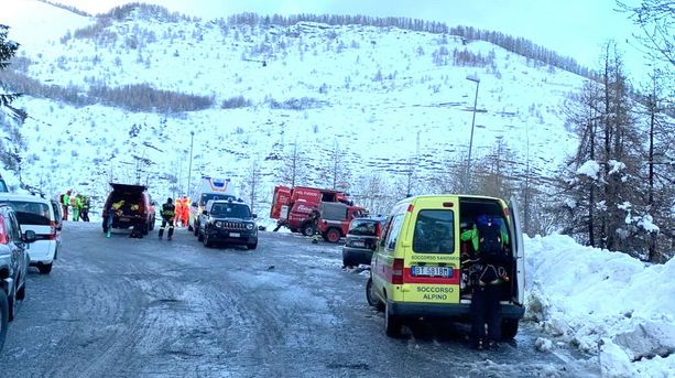 Monesi: quattro le persone finite sotto la slavina, sono stati tutti estratti e una donna è in gravi condizioni