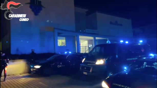 In tre preparavano l'assalto a un bancomat di Castagnito: il colpo sventato dai Carabinieri [VIDEO]