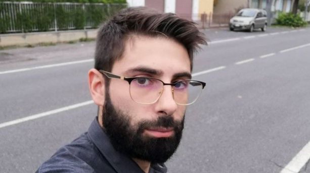 L'ultimo saluto a Gregory Costantino, il giovane papà morto nell'incidente a Lesegno