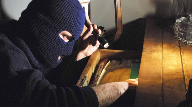 Collina di Moncalieri di nuovo nel mirino dei ladri: tre colpi in poche ore