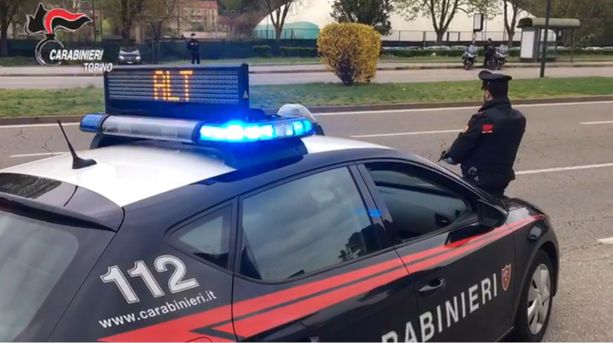 Scippa la borsa a una ragazza in centro, ma dimentica il gps del celluulare attivo. Il ladro finisce in trappola Scippa la borsa a una ragazza in centro, ma dimentica il gps del celluulare attivo. Il ladro finisce in trappola