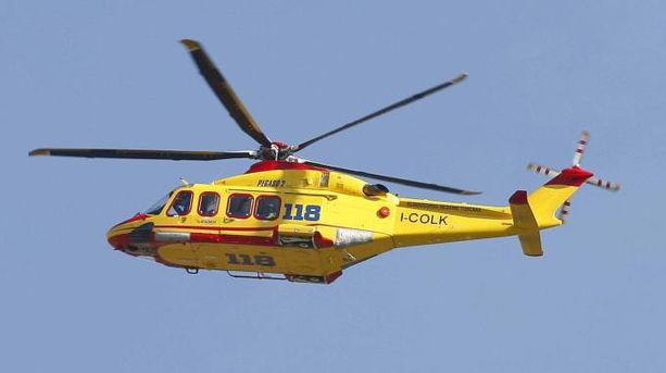 Luvinate, schianto sulla statale 394: quattro persone soccorse e traffico in tilt