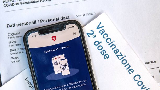L'elettore svizzero approva il Green Pass L'elettore svizzero approva il Green Pass