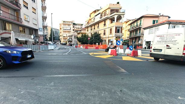 Rotatoria di San Martino, il conto alla rovescia è iniziato: otto giorni per chiudere il cantiere entro luglio