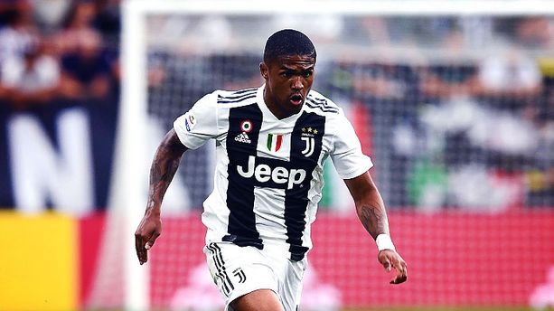 Ladri rubano nell'appartamento dell'ex Juventus Douglas Costa: bottino da 300mila euro