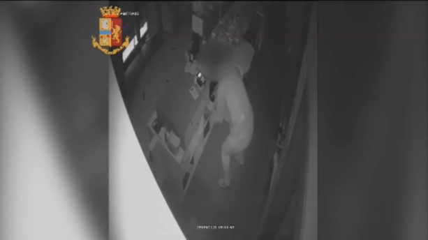 La Casa di Carta? È solo sulla felpa di uno dei due malviventi: incastrati dalle immagini due ladri a Barriera di Milano