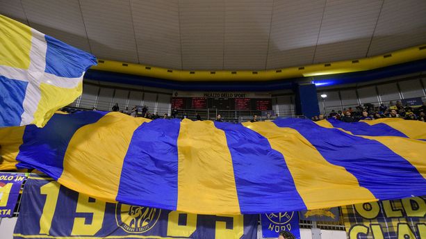 Palazzetto pieno (nonostante l'allerta coronavirus) e derby vinto, doppio successo per la Reale Mutua Palazzetto pieno (nonostante l'allerta coronavirus) e derby vinto, doppio successo per la Reale Mutua