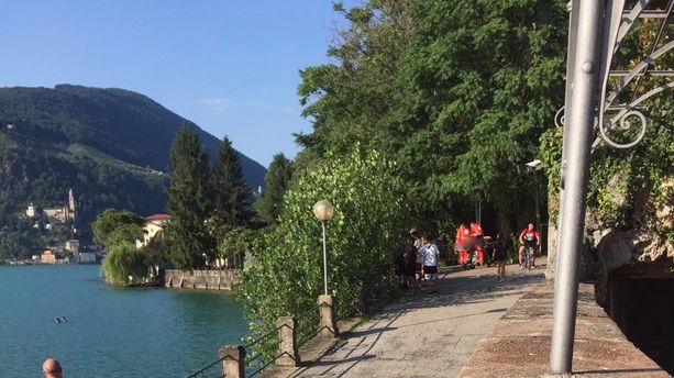 Tragedia sul lungolago a Porto Ceresio: si tuffa nel lago e annega Tragedia sul lungolago a Porto Ceresio: si tuffa nel lago e annega