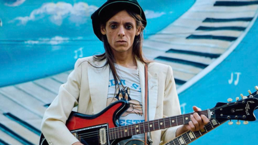 Lucio Corsi gira l’Italia con la tournée ‘Estate 2025’ dopo il successo nei club