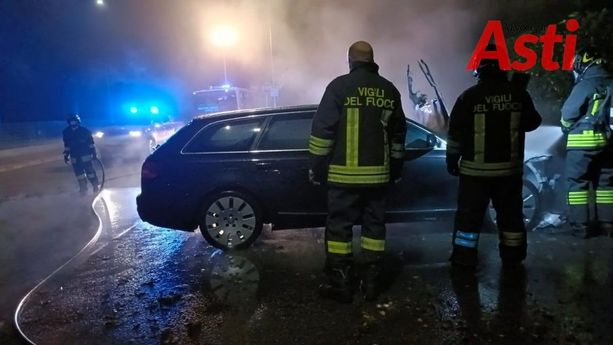 Nuovi guai per il giovane piromane: è stato arrestato per aver dato fuoco a un bagno chimico in un cantiere a San Fedele Nuovi guai per il giovane piromane: è stato arrestato per aver dato fuoco a un bagno chimico in un cantiere a San Fedele