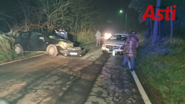 Incidente stradale in strada Valgera, 2 i feriti. Indaga la Polizia locale Incidente stradale in strada Valgera, 2 i feriti. Indaga la Polizia locale