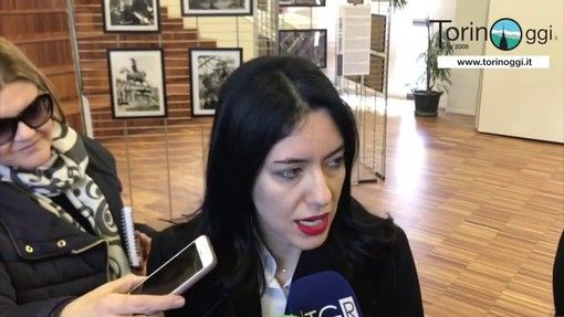 Ecco come si tornerà a scuola a settembre, lo spiega la Azzolina: distanza di un metro e mascherina Ecco come si tornerà a scuola a settembre, lo spiega la Azzolina: distanza di un metro e mascherina