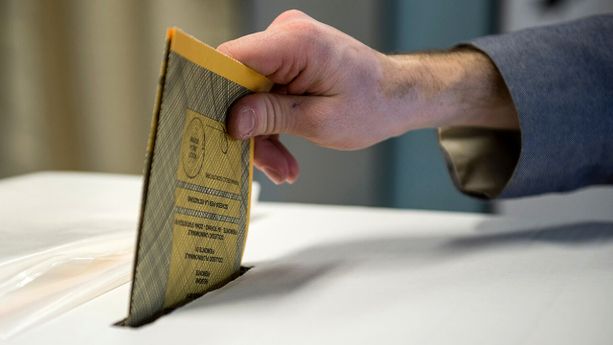 Elezioni 2022, si vota. Urne aperte fino alle 23. Ecco la guida completa per votare: attenzione a non farsi invalidare la scheda