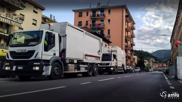 Rifiuti, AMIU chiede tempo. Pericu: “Quattro scenari sul tavolo, non solo il termovalorizzatore” Rifiuti, AMIU chiede tempo. Pericu: “Quattro scenari sul tavolo, non solo il termovalorizzatore”