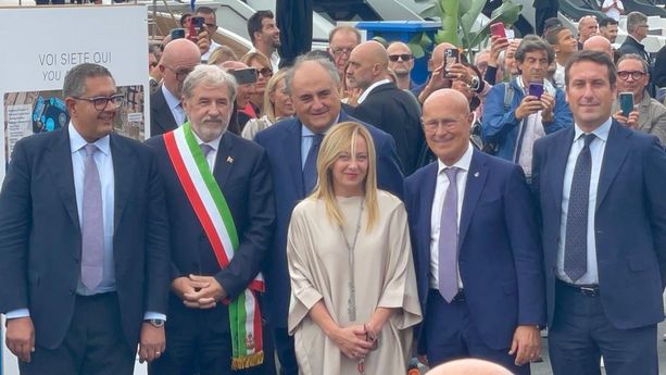 Giorgia Meloni a Genova firma il patto per la Liguria: in arrivo 29,5 milioni per lo scolmatore del Bisagno (Foto e Video) Giorgia Meloni a Genova firma il patto per la Liguria: in arrivo 29,5 milioni per lo scolmatore del Bisagno (Foto e Video)
