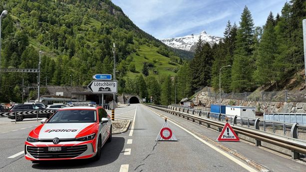 Vallese, gi abitanti di Gampel-Steg pronti a evacuare la zona