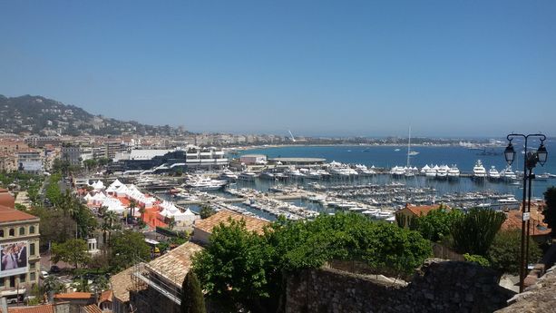 Parade Fleurie domenica sera a Cannes con attrazzioni e musica per tutti in centro città