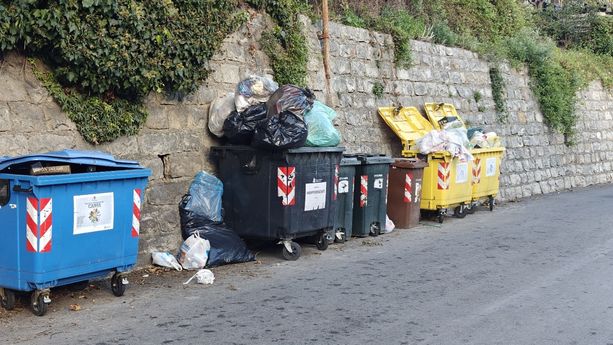 Sanremo, è lotta a tutto campo contro gli incivili dei rifiuti: nuove fototrappole su strada Borgo Tinasso (Foto) Sanremo, è lotta a tutto campo contro gli incivili dei rifiuti: nuove fototrappole su strada Borgo Tinasso (Foto)
