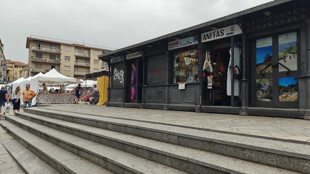 Piazza Colombo, ok dell'amministrazione: il chiosco comunale verso la rimozione per eventi e sicurezza