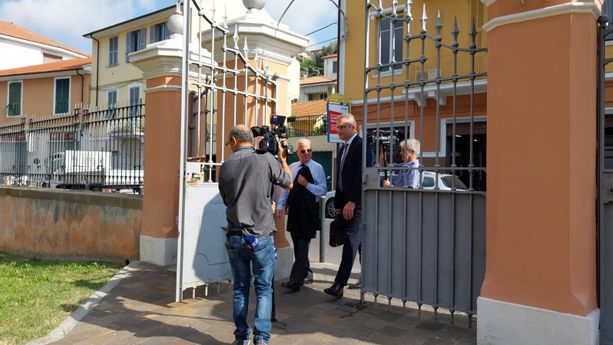 Inelleggibilità di Scajola, iniziata l'udienza in tribunale a Imperia (Foto e Video) Inelleggibilità di Scajola, iniziata l'udienza in tribunale a Imperia (Foto e Video)