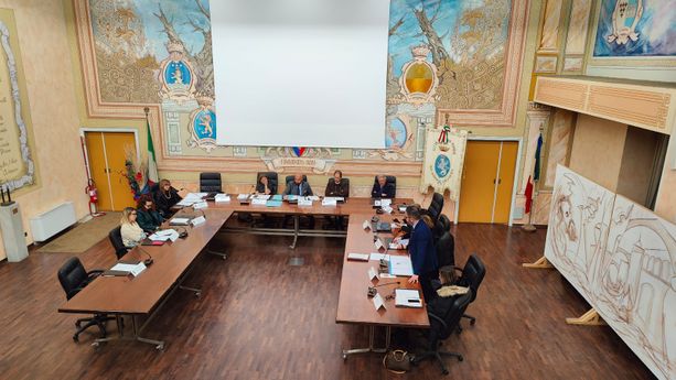 Diano Marina, via libera dal consiglio comunale al nuovo asilo nido ma salta la diretta streaming