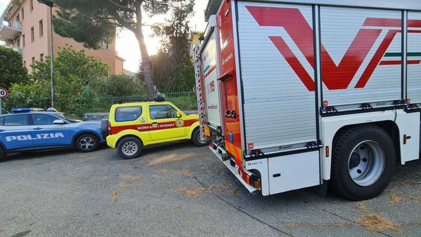 Savona, il corpo di un uomo rinvenuto senza vita nei boschi alle spalle della Rusca: indagano gli inquirenti Savona, il corpo di un uomo rinvenuto senza vita nei boschi alle spalle della Rusca: indagano gli inquirenti