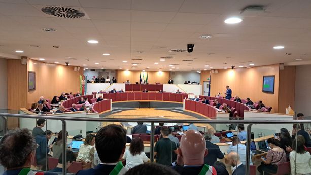 Rigassificatore, consiglio regionale infuocato contro Toti. Arboscello: "Se c'è una persona che fa terrorismo è lei" (FOTO) Rigassificatore, consiglio regionale infuocato contro Toti. Arboscello: "Se c'è una persona che fa terrorismo è lei" (FOTO)