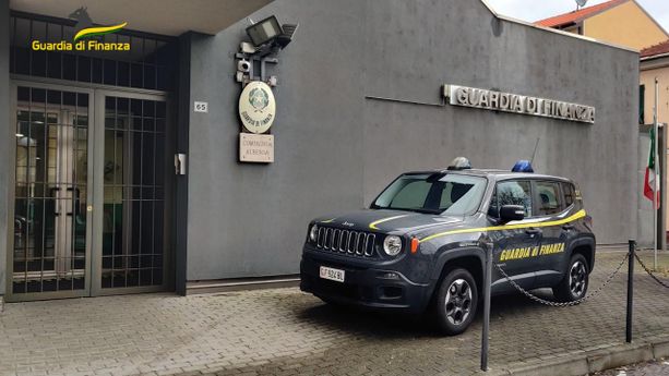 Riciclaggio e bancarotta fraudolenta, imprenditore rivierasco arrestato dalla Finanza