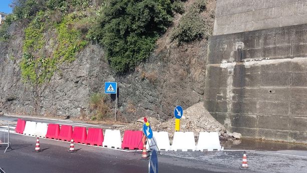 Frana su Lungomare Matteotti a Savona, la strada riaprirà all'inizio della prossima settimana Frana su Lungomare Matteotti a Savona, la strada riaprirà all'inizio della prossima settimana
