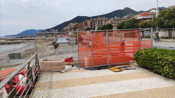 Loano, passeggiata di ponente "ferma al palo", l'accusa della minoranza: "Opera abbandonata a sé stessa" Loano, passeggiata di ponente "ferma al palo", l'accusa della minoranza: "Opera abbandonata a sé stessa"