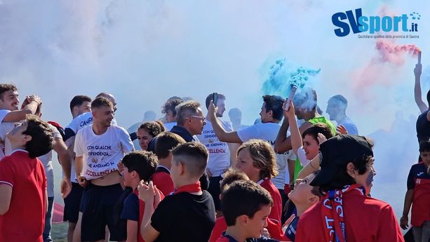 SAN FRANCESCO LOANO, TRIPLICE FISCHIO E SCATTA LA FESTA PROMOZIONE (VIDEO)