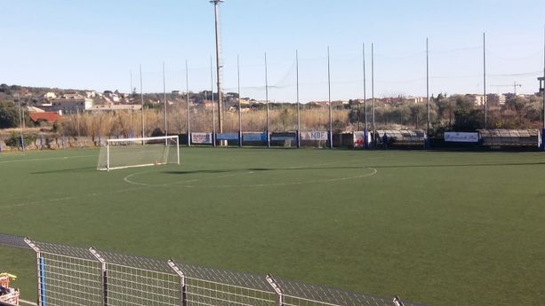 Calcio. Il Faraggiana si rifà (finalmente) il look, arriva il sintetico di nuova generazione Calcio. Il Faraggiana si rifà (finalmente) il look, arriva il sintetico di nuova generazione