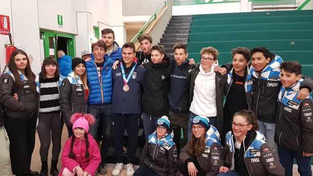 “Non mi aspettavo questa accoglienza!" Grande festa a Limone per Edoardo Dado Saracco, medaglia di bronzo nello Slalom ai Giochi Olimpici Invernali della Gioventù (FOTO E VIDEO) “Non mi aspettavo questa accoglienza!" Grande festa a Limone per Edoardo Dado Saracco, medaglia di bronzo nello Slalom ai Giochi Olimpici Invernali della Gioventù (FOTO E VIDEO)