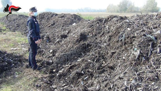 Falso compost nei campi dell’Albese: verifiche sui terreni rivelano la presenza di inquinanti