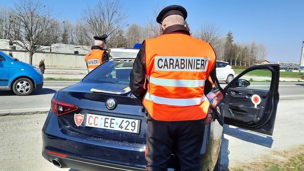 Investì auto dell’Arma ferendo due Carabinieri: ottantenne a processo Investì auto dell’Arma ferendo due Carabinieri: ottantenne a processo