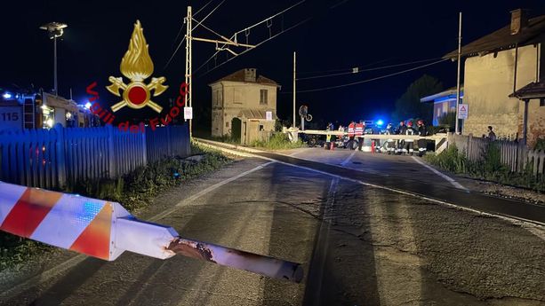 È Simone Ruzza, 51 anni, l'uomo rimasto ucciso nel violento scontro auto-moto a Centallo È Simone Ruzza, 51 anni, l'uomo rimasto ucciso nel violento scontro auto-moto a Centallo