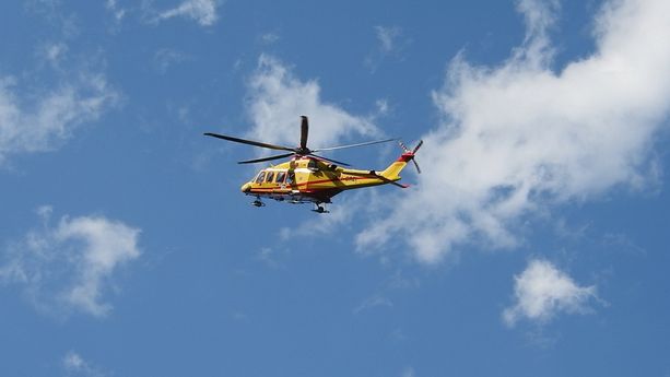 Scontro tra auto e camion a Bra: 35enne elitrasportato al CTO di Torino